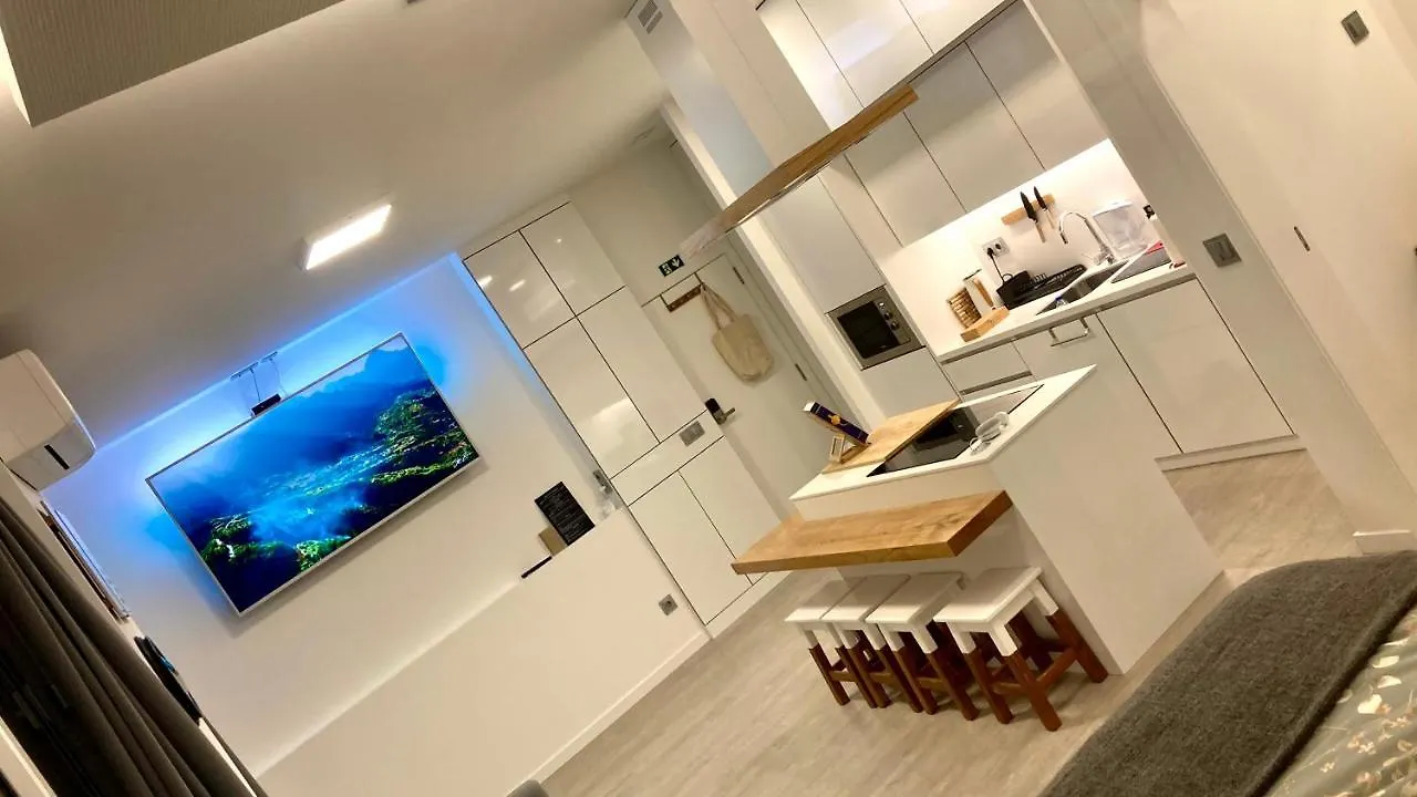 Cristalia,Roof Terrace In City Center, Garage, Netflix 75Inch Tv Funchal  Portugalsko